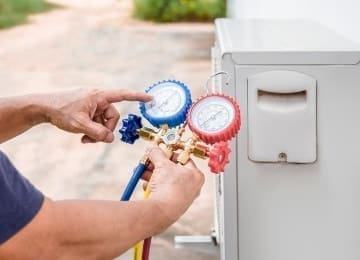 HVAC Technicians’ Approach to Assessing Refrigerant Levels